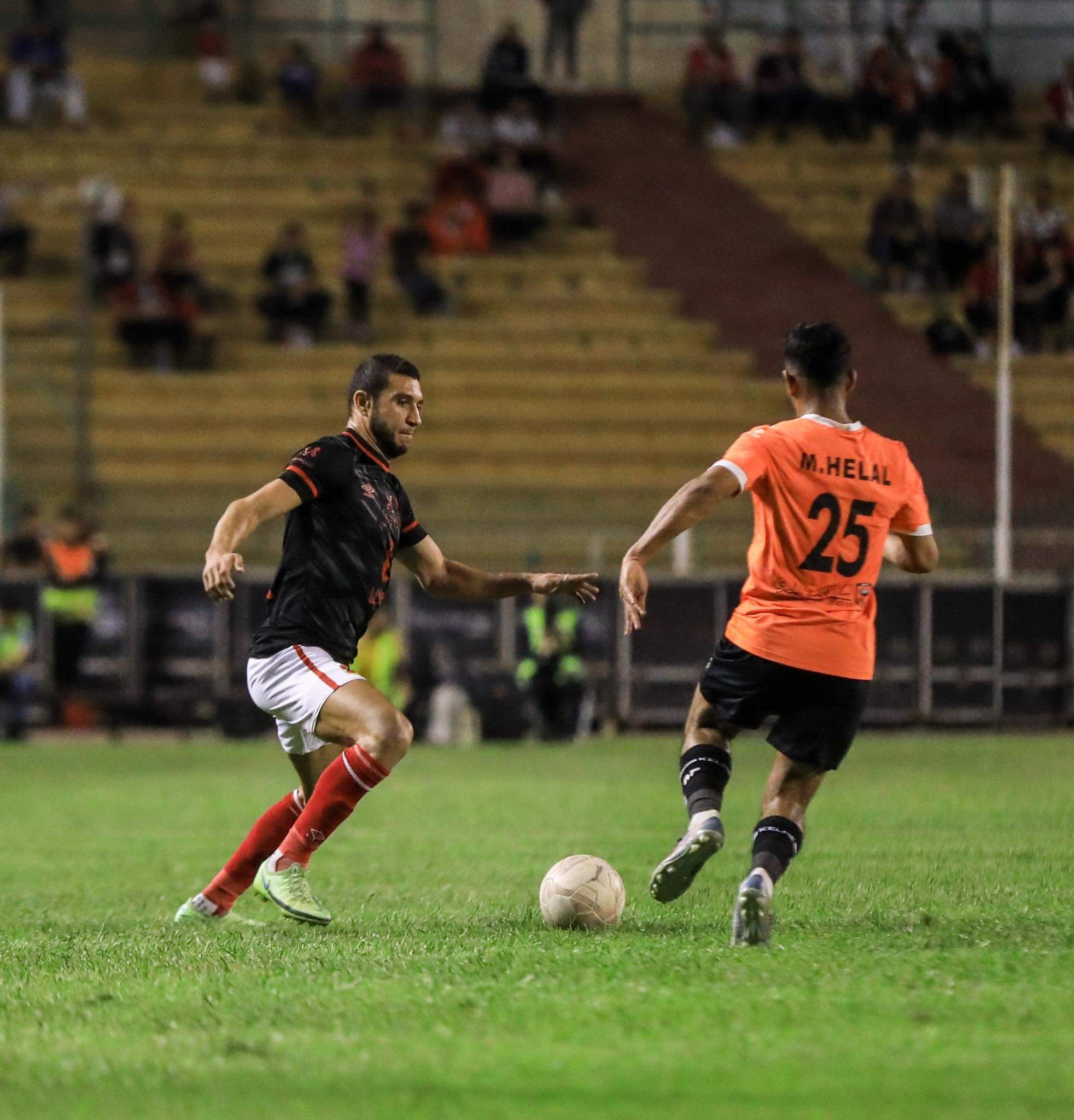 صورة الدوري المصري | الأهلي يتعادل سلبياً مع البنك الأهلي في الشوط الأول