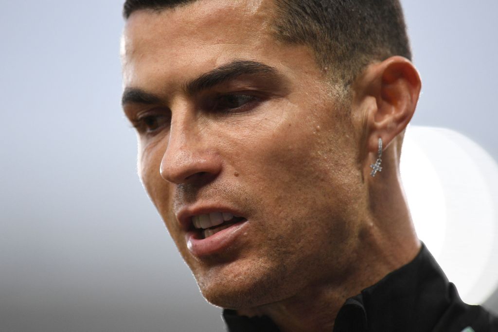 Ronaldo raises controversy by ignoring the news of his transfer to Saudi Al-Nasr